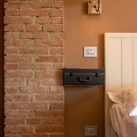 ベッド・アンド・ブレックファスト Poggio Dei Farinetti Diano dʼAlba