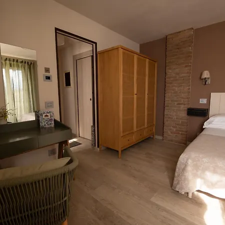 Poggio Dei Farinetti Bed and Breakfast Diano dʼAlba