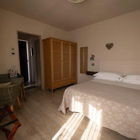 Bed and Breakfast Poggio Dei Farinetti Diano dʼAlba